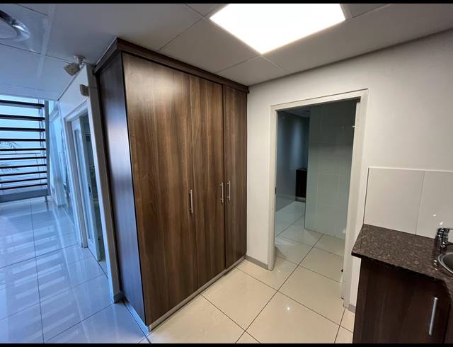 165M² OFFICE TO LET IN BRACKENFELL INDUSTRIAL
